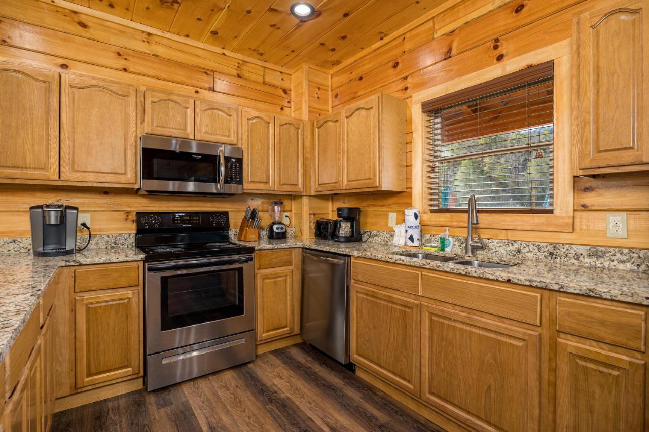 5Bd5B Escape Cabin With 2 Hottubs, Thtr &Game Rm,1Mi To The Parkway! 4Mi To Dollywood - Spring Deal พิเจนฟอร์จ ภายนอก รูปภาพ