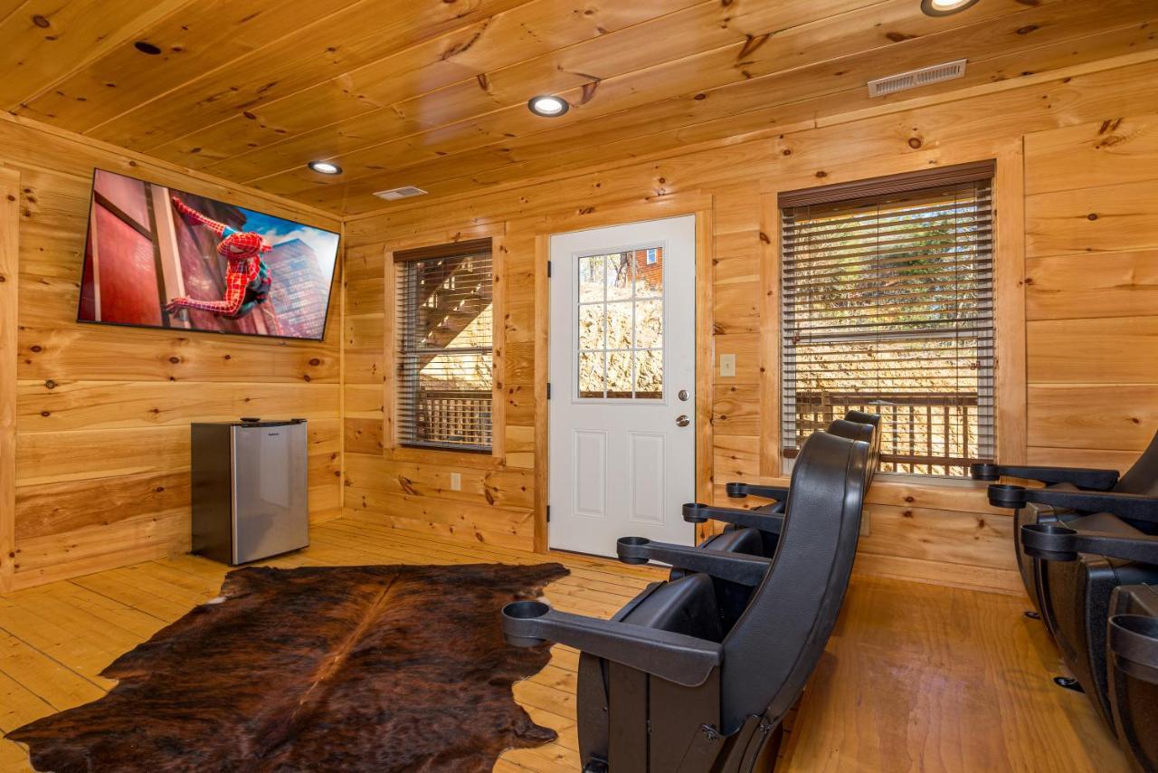5Bd5B Escape Cabin With 2 Hottubs, Thtr &Game Rm,1Mi To The Parkway! 4Mi To Dollywood - Spring Deal พิเจนฟอร์จ ภายนอก รูปภาพ