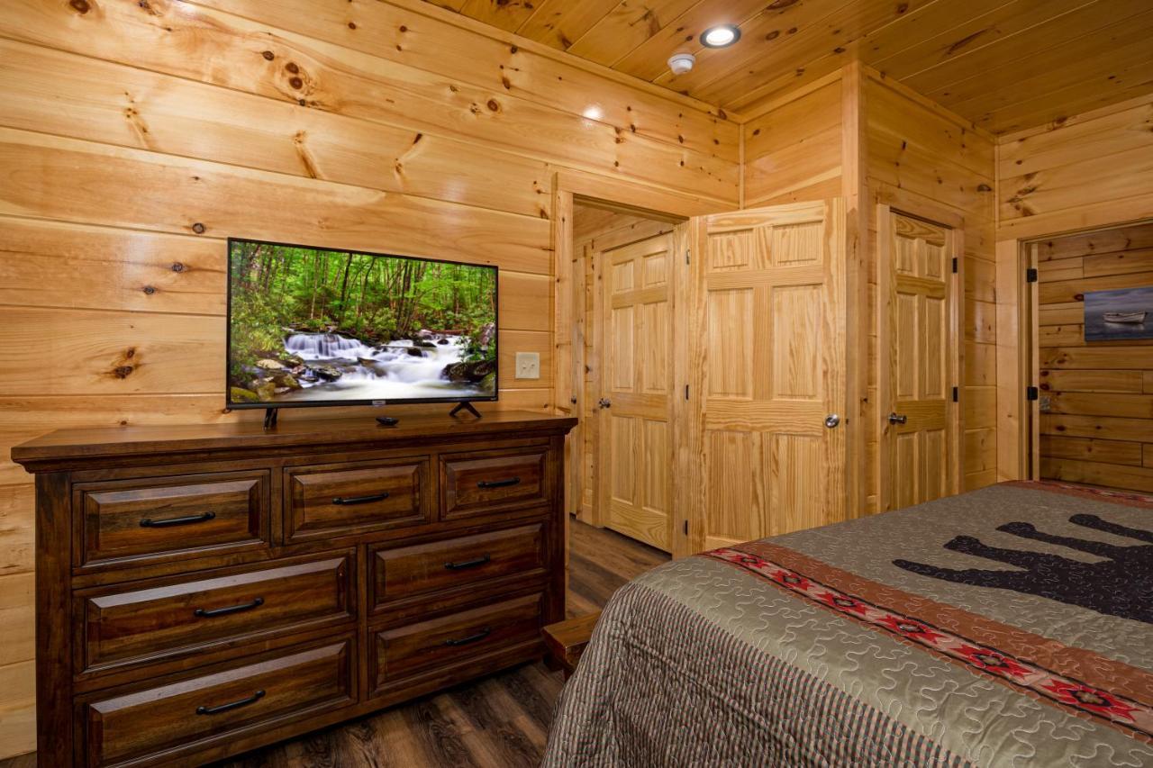 5Bd5B Escape Cabin With 2 Hottubs, Thtr &Game Rm,1Mi To The Parkway! 4Mi To Dollywood - Spring Deal พิเจนฟอร์จ ภายนอก รูปภาพ