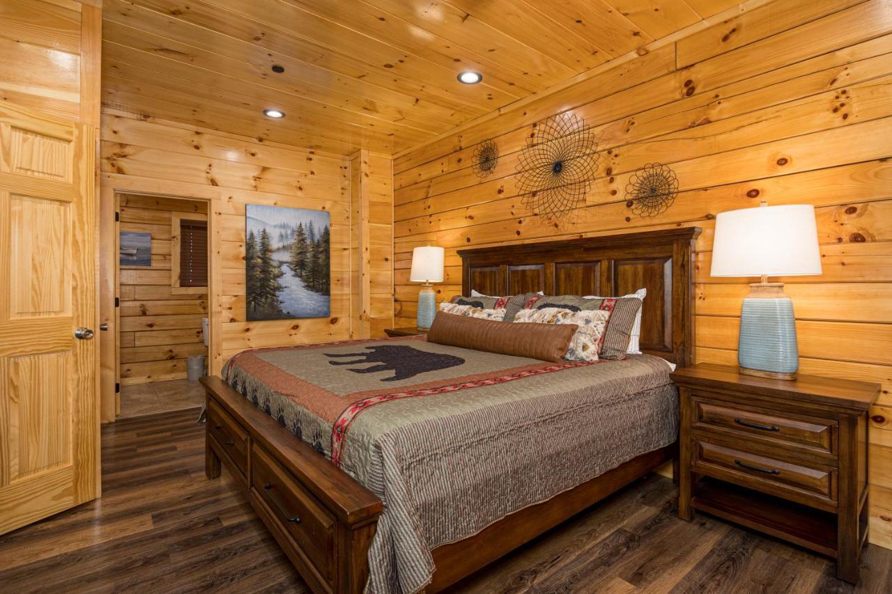 5Bd5B Escape Cabin With 2 Hottubs, Thtr &Game Rm,1Mi To The Parkway! 4Mi To Dollywood - Spring Deal พิเจนฟอร์จ ภายนอก รูปภาพ