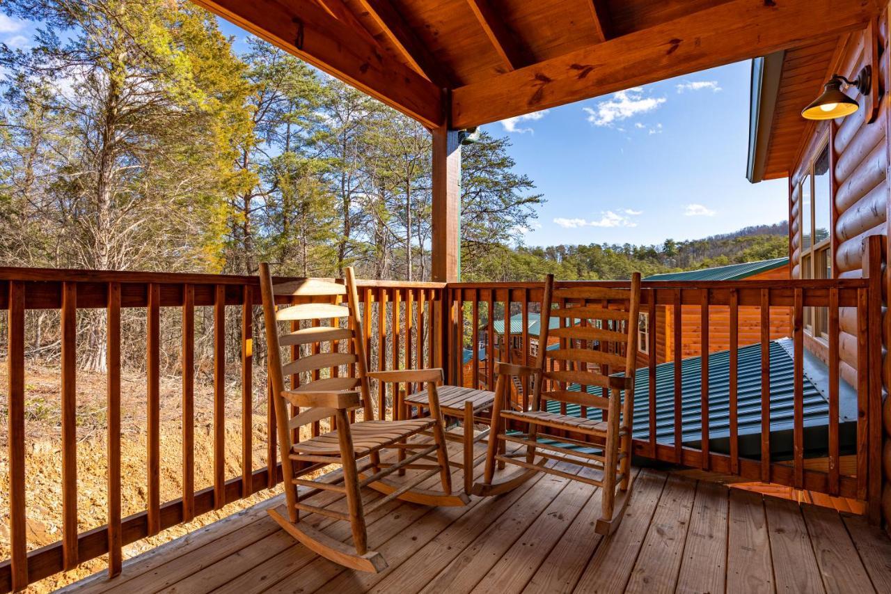 5Bd5B Escape Cabin With 2 Hottubs, Thtr &Game Rm,1Mi To The Parkway! 4Mi To Dollywood - Spring Deal พิเจนฟอร์จ ภายนอก รูปภาพ