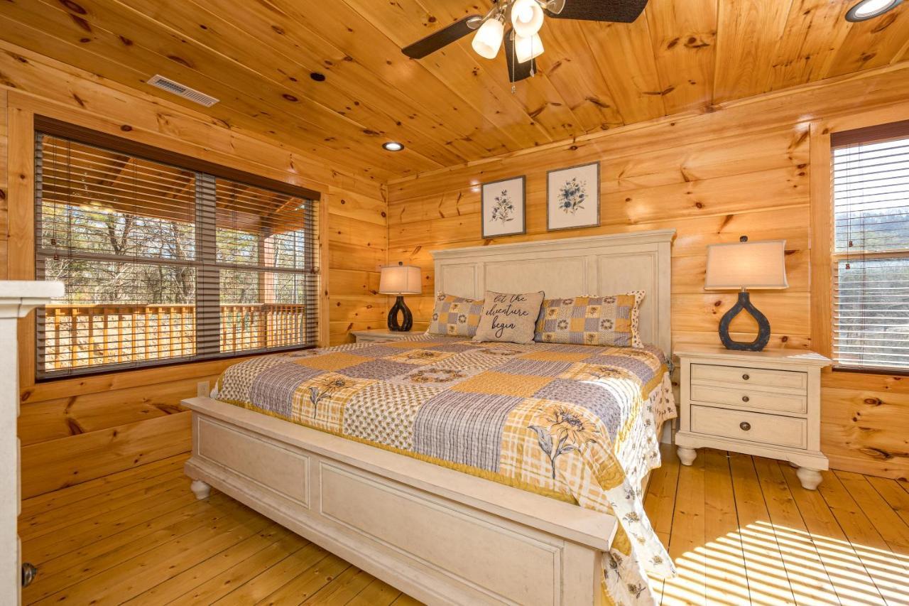 5Bd5B Escape Cabin With 2 Hottubs, Thtr &Game Rm,1Mi To The Parkway! 4Mi To Dollywood - Spring Deal พิเจนฟอร์จ ภายนอก รูปภาพ