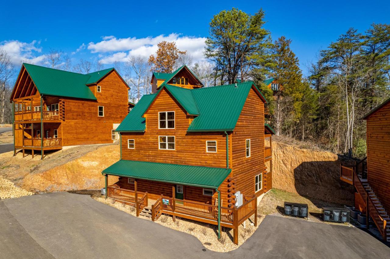 5Bd5B Escape Cabin With 2 Hottubs, Thtr &Game Rm,1Mi To The Parkway! 4Mi To Dollywood - Spring Deal พิเจนฟอร์จ ภายนอก รูปภาพ
