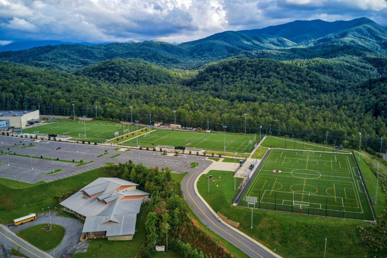 5Bd5B Escape Cabin With 2 Hottubs, Thtr &Game Rm,1Mi To The Parkway! 4Mi To Dollywood - Spring Deal พิเจนฟอร์จ ภายนอก รูปภาพ
