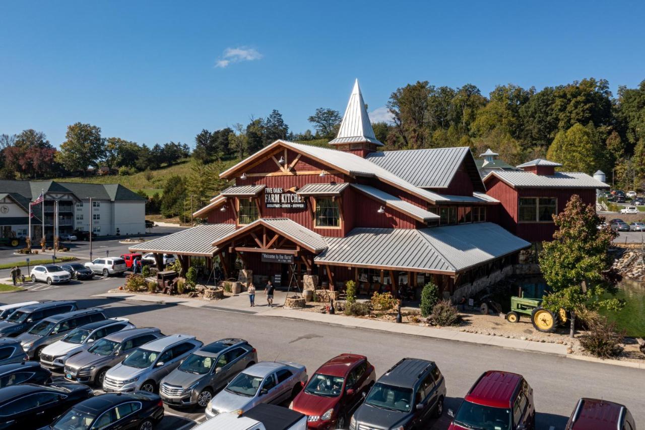 5Bd5B Escape Cabin With 2 Hottubs, Thtr &Game Rm,1Mi To The Parkway! 4Mi To Dollywood - Spring Deal พิเจนฟอร์จ ภายนอก รูปภาพ